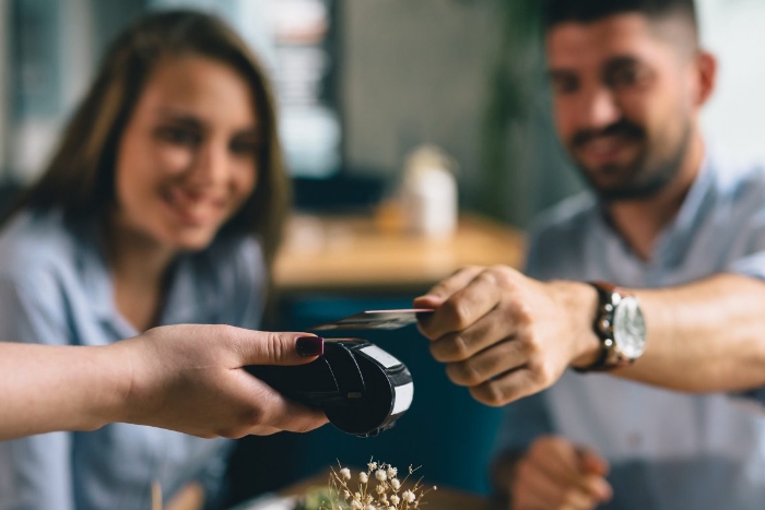 Tipping in restaurant